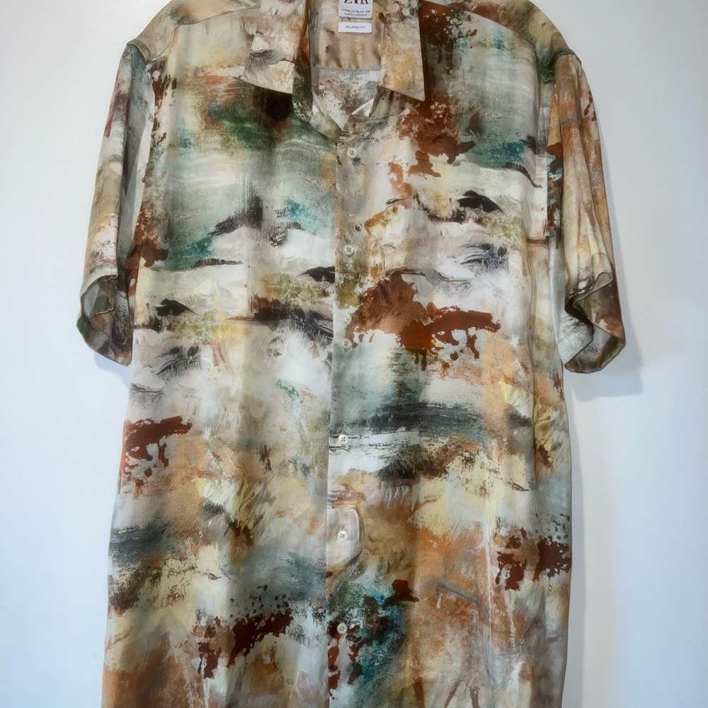 Zara Men’s Casual Button Down Shirt with Artistic Design